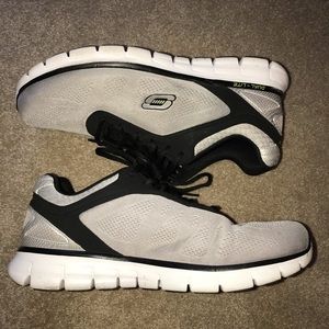 skechers 11.5 wide